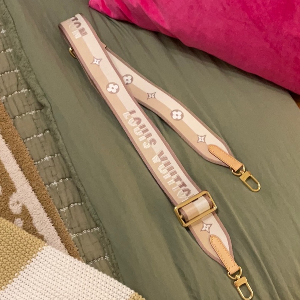 Louis Vuitton Pink & Cream Monogram Canvas Strap - Picture 1 of 3